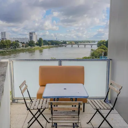 アパート Spacious Modern With View Of The Loire *